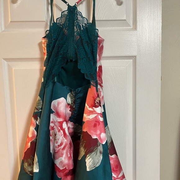 CITY STUDIO Floral Dress - Picture 2 of 2